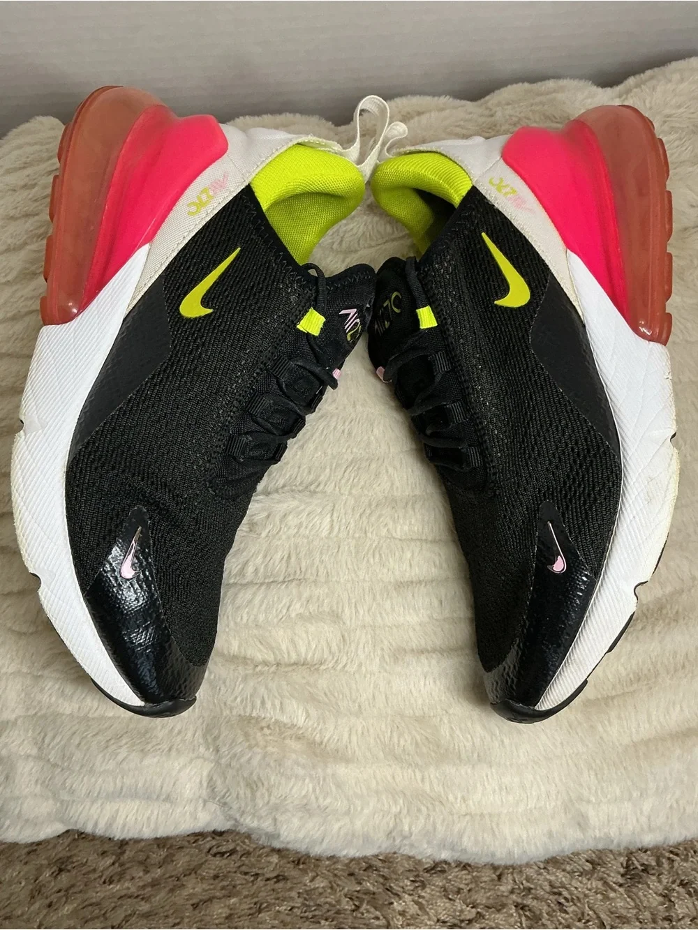Nike Air Max 270 Women’s Size 8 Black Cyber Pink Rise Sneakers CI5770-001